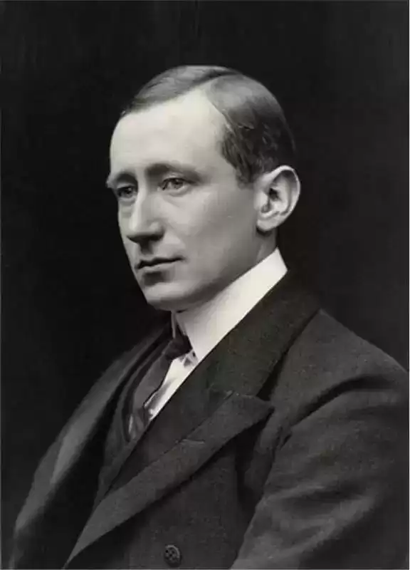 无线电的世纪蜕变:从“无用”理论到文明基石的崛起 无线电的世纪蜕变:从“无用”理论到文明基石的崛起