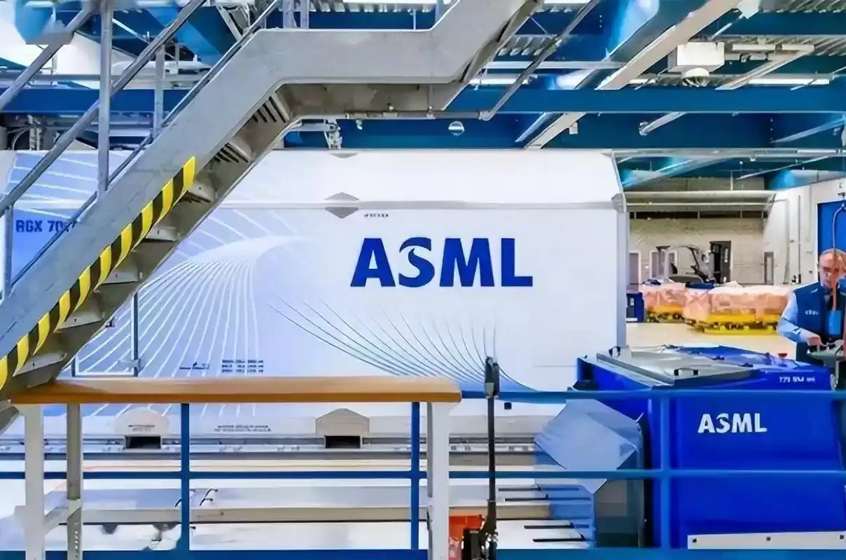 中国芯片引爆全球地震!光刻机壁垒被破,世界权力格局正在重构? 中国芯片引爆全球地震!光刻机壁垒被破,世界权力格局正在重构?