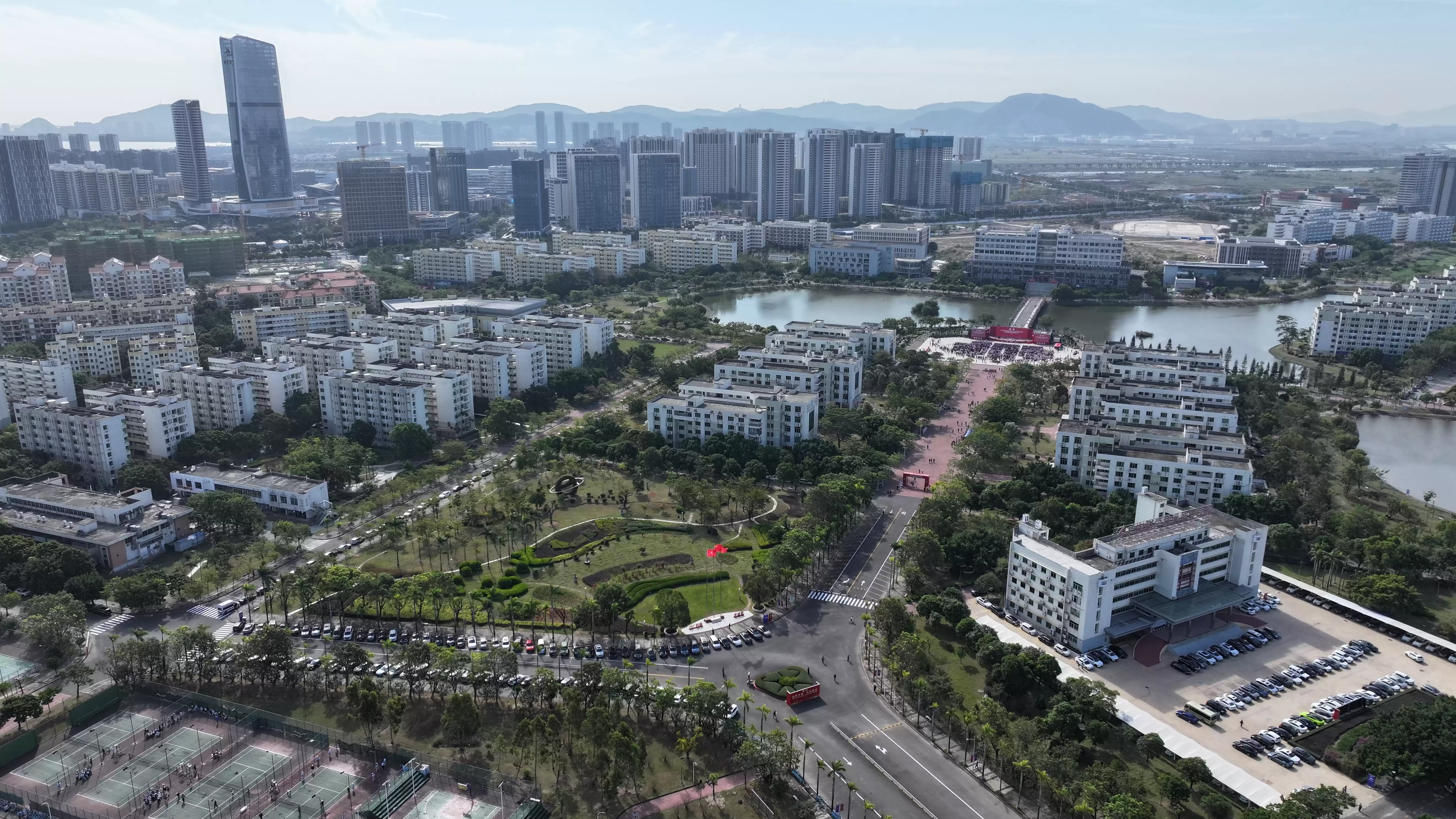 辉煌40载！广科院23万师生共庆华诞，开启高质量发展新纪元