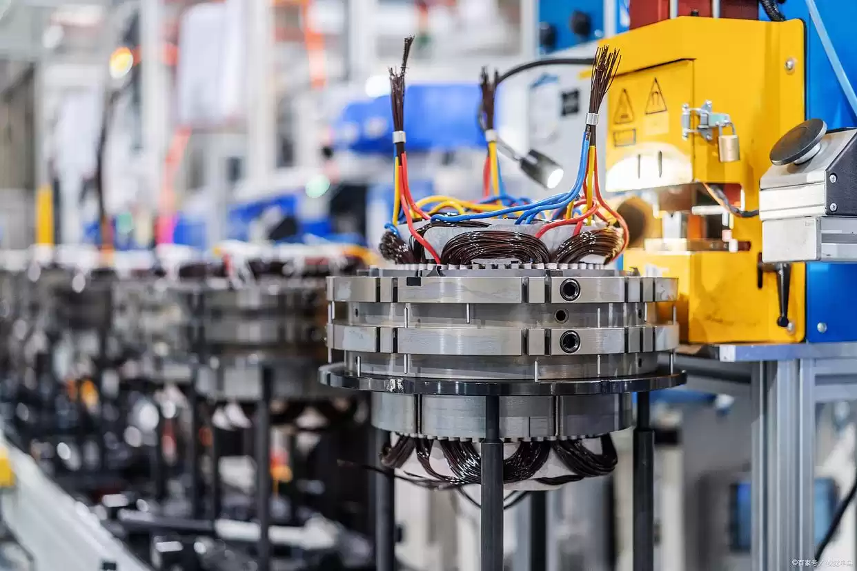 工业机器人专业选择攻略：避开坑点，锁定4大高薪专业，未来5年薪资翻倍不是梦！