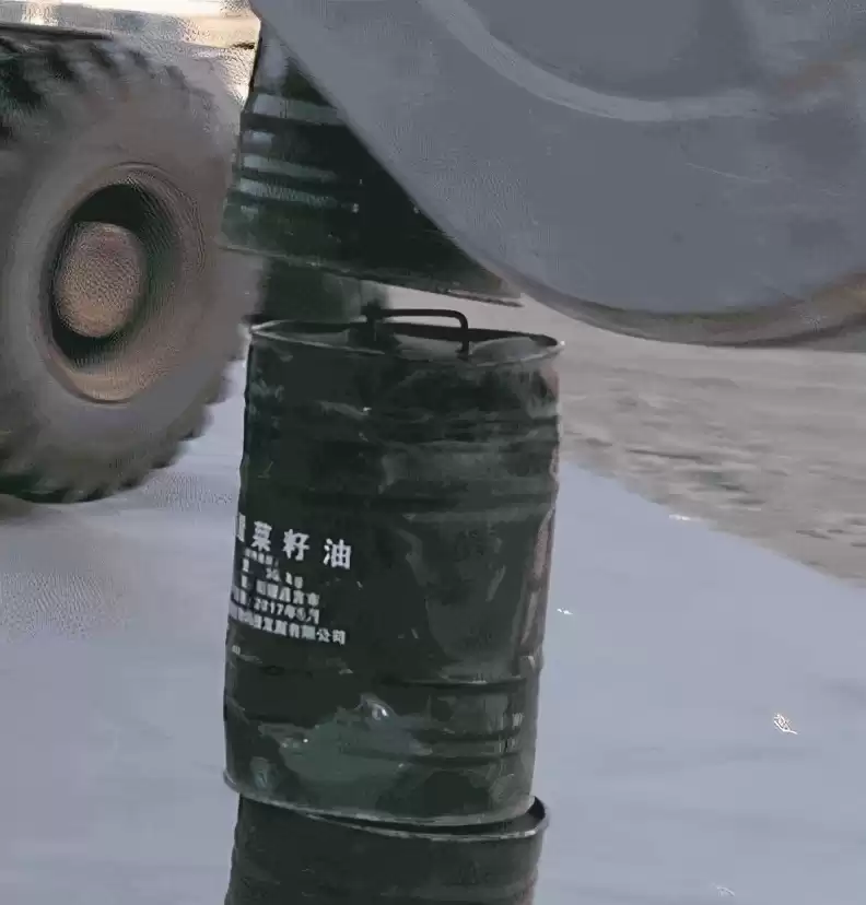 中国军人开挖掘机有多神？这些逆天操作让你惊掉下巴！