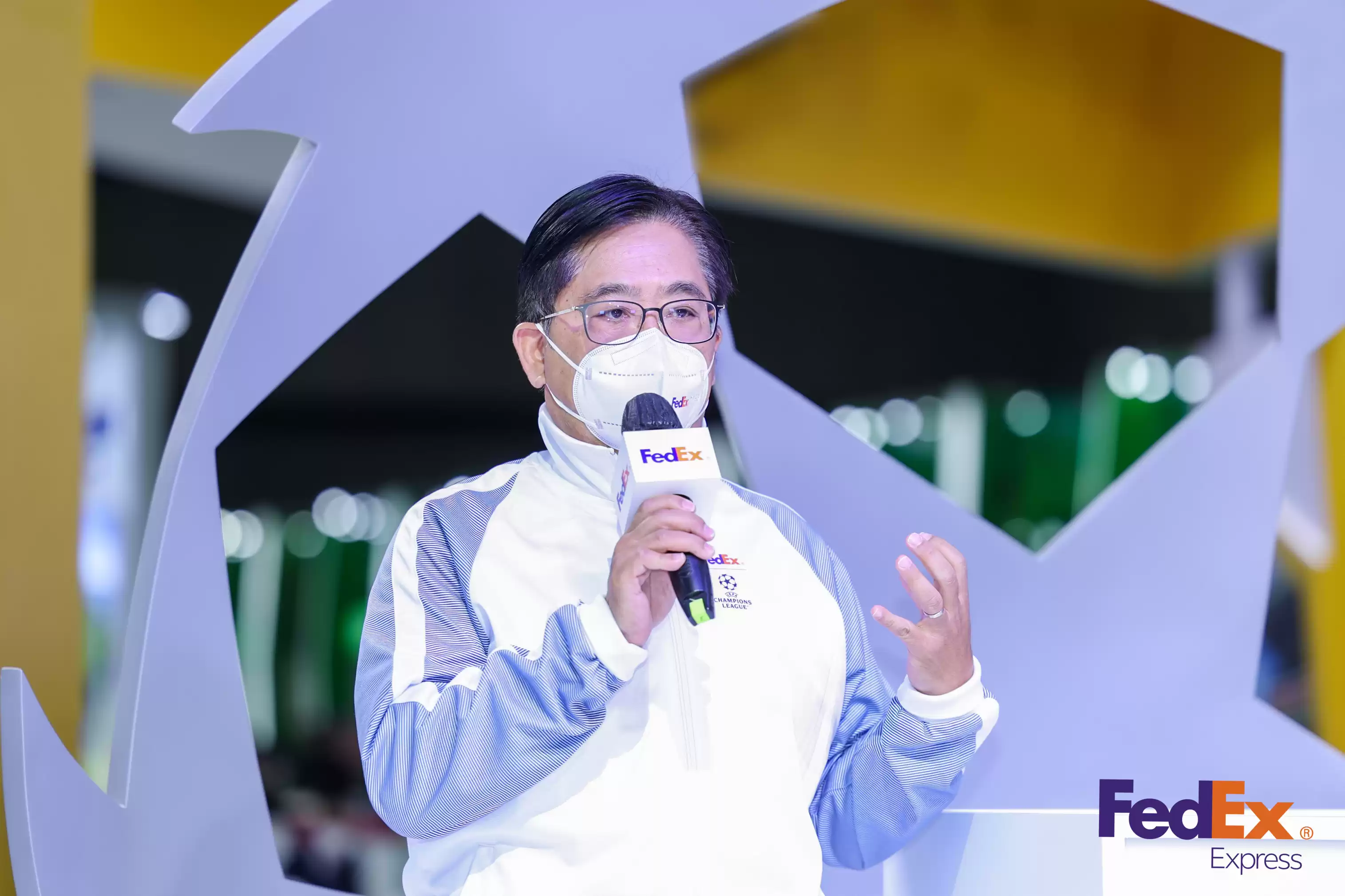 AI分拣革命：联邦快递如何用智能机器人重塑物流未来？