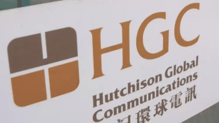 华为逆袭史诗：从2.1万到万亿帝国的生死博弈