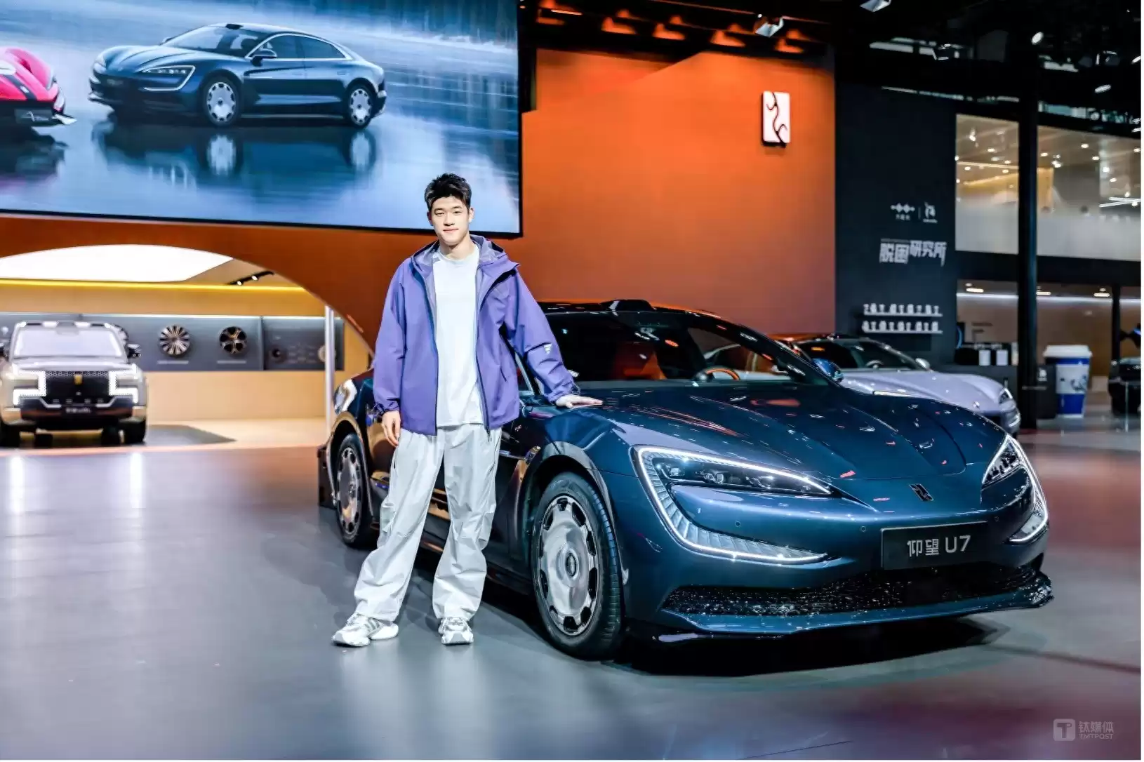 技术过剩能否破局？仰望汽车的高端品牌生死战