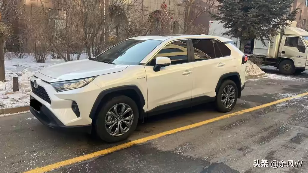 丰田混动三连跳：4代vs5代差异全解析，6代碳化硅震撼来袭！