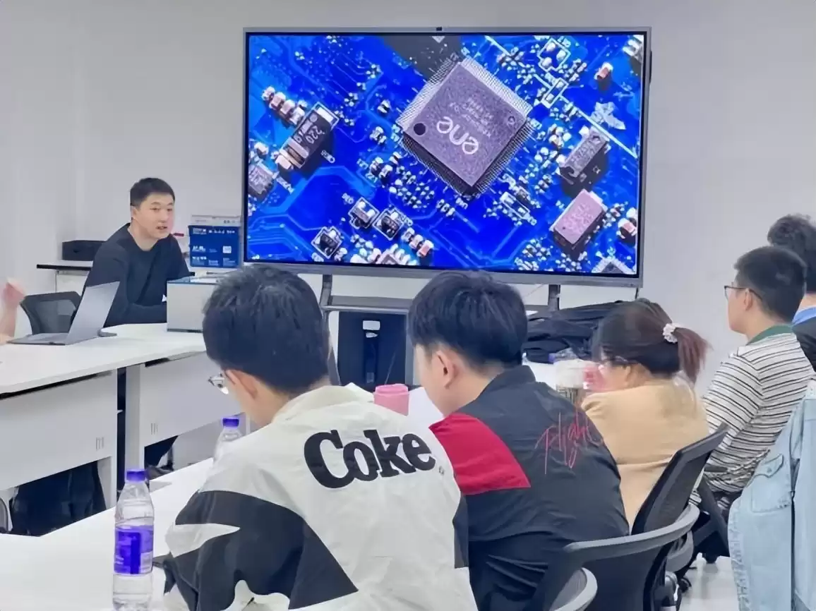 破局“芯”时代！上海大学集成电路产教融合的制胜之道