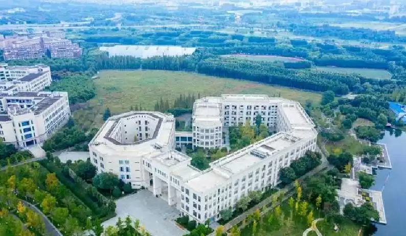 2025科技大学排名震撼洗牌!电子科大飙升至第三,西农、武科大杀入前十 2025科技大学排名震撼洗牌!电子科大飙升至第三,西农、武科大杀入前十