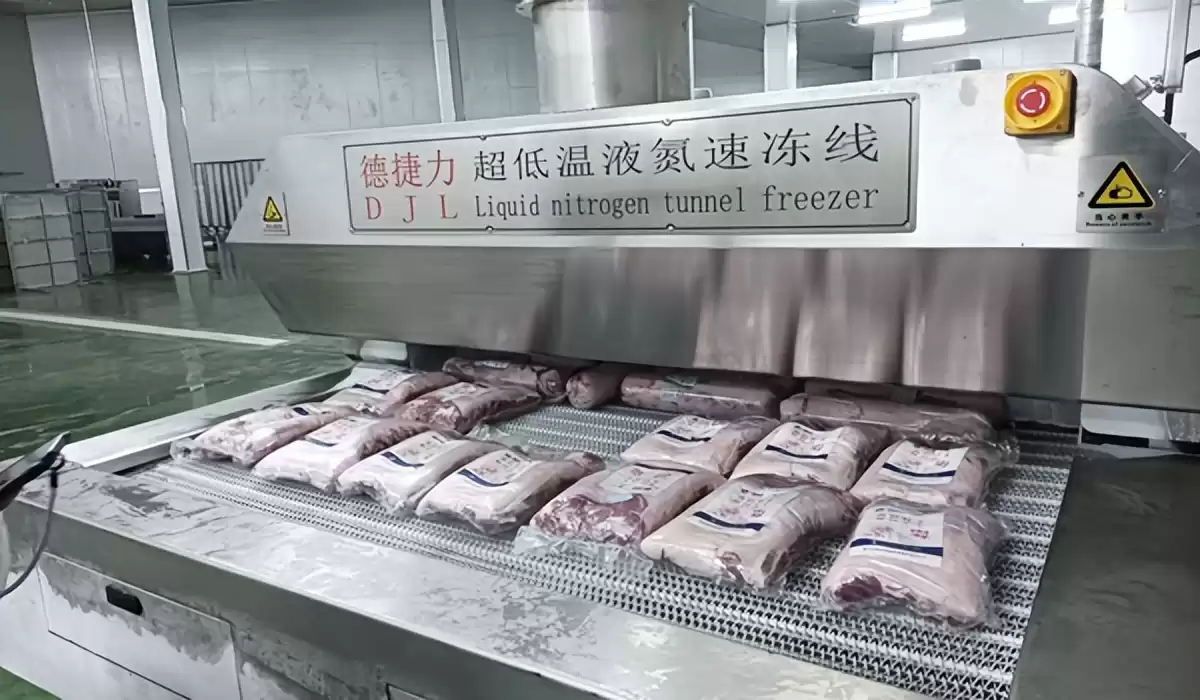 液氮隧道速冻:瞬间锁鲜,引爆肉类“细胞级”保鲜革命! 液氮隧道速冻:瞬间锁鲜,引爆肉类“细胞级”保鲜革命!
