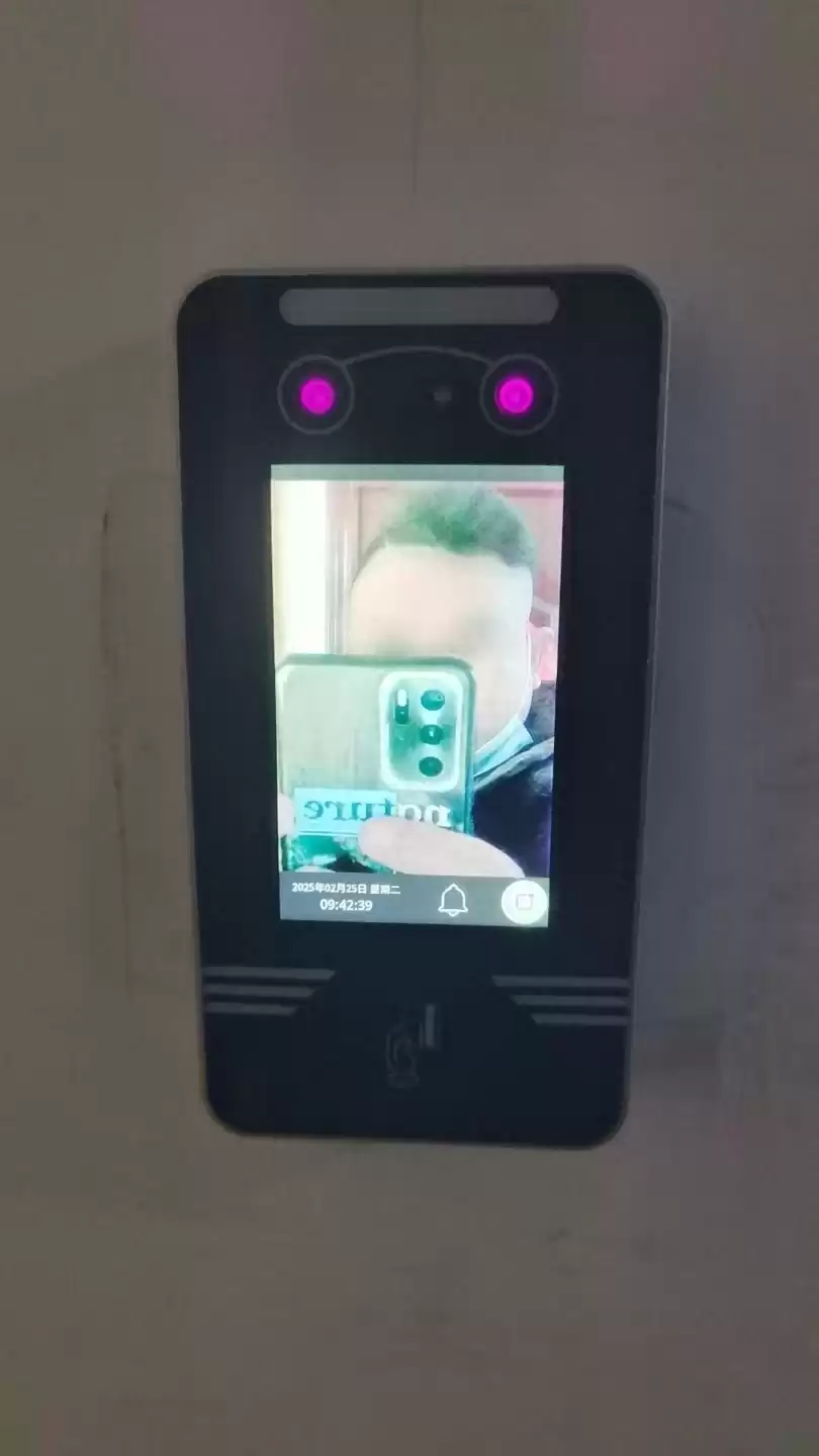 零门槛自救！动态人脸识别门禁机远程恢复出厂，无权限也能轻松搞定-第1张图片-正海烽科技 - 领先的只能推广行业，智能制造解决方案提供商