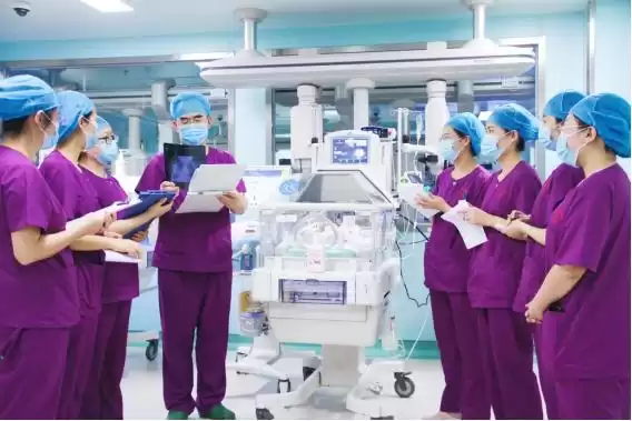 550克生命奇迹：硬核技术与温暖守护的巅峰交响