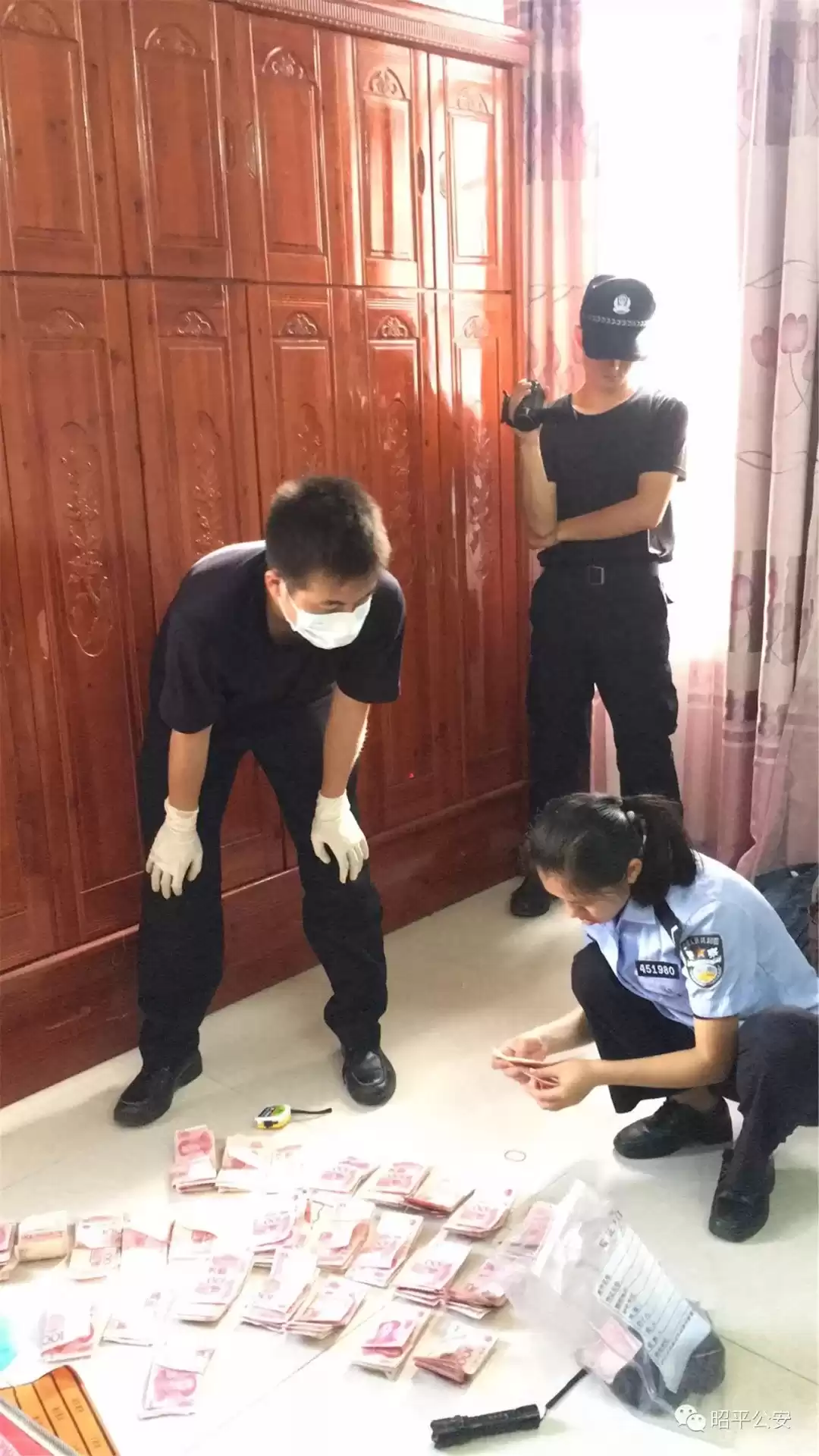 追光者：90后刑事技术员，用无畏和智慧照亮罪案现场！