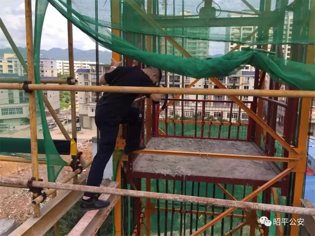 追光者：90后刑事技术员，用无畏和智慧照亮罪案现场！