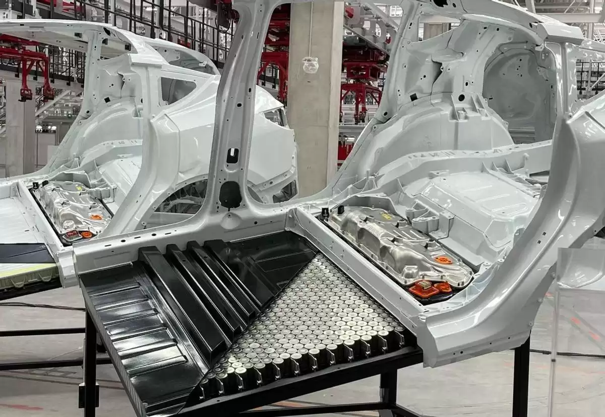 刀片、弹匣、麒麟电池巅峰对决：谁才是新能源车的续航与安全之王？