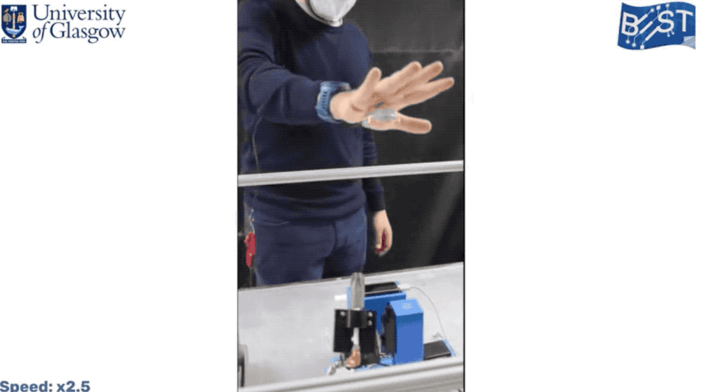 触摸未来！科学家打造可感知3D全息投影，虚拟篮球触感真实震撼！