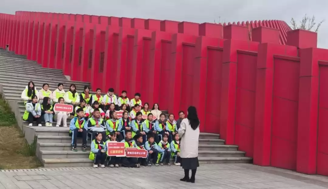 穿越时空！5D技术秒回长征现场，大中小学生共上“行走的思政课”