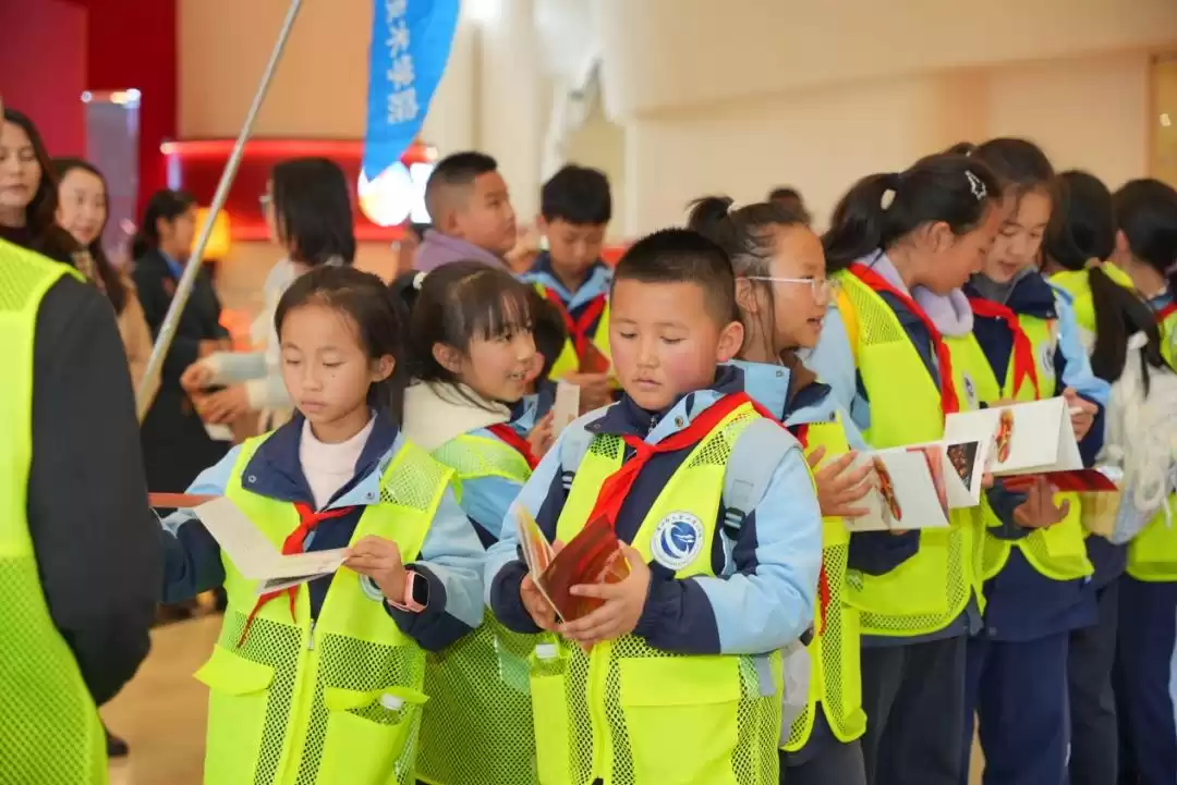 穿越时空！5D技术秒回长征现场，大中小学生共上“行走的思政课”