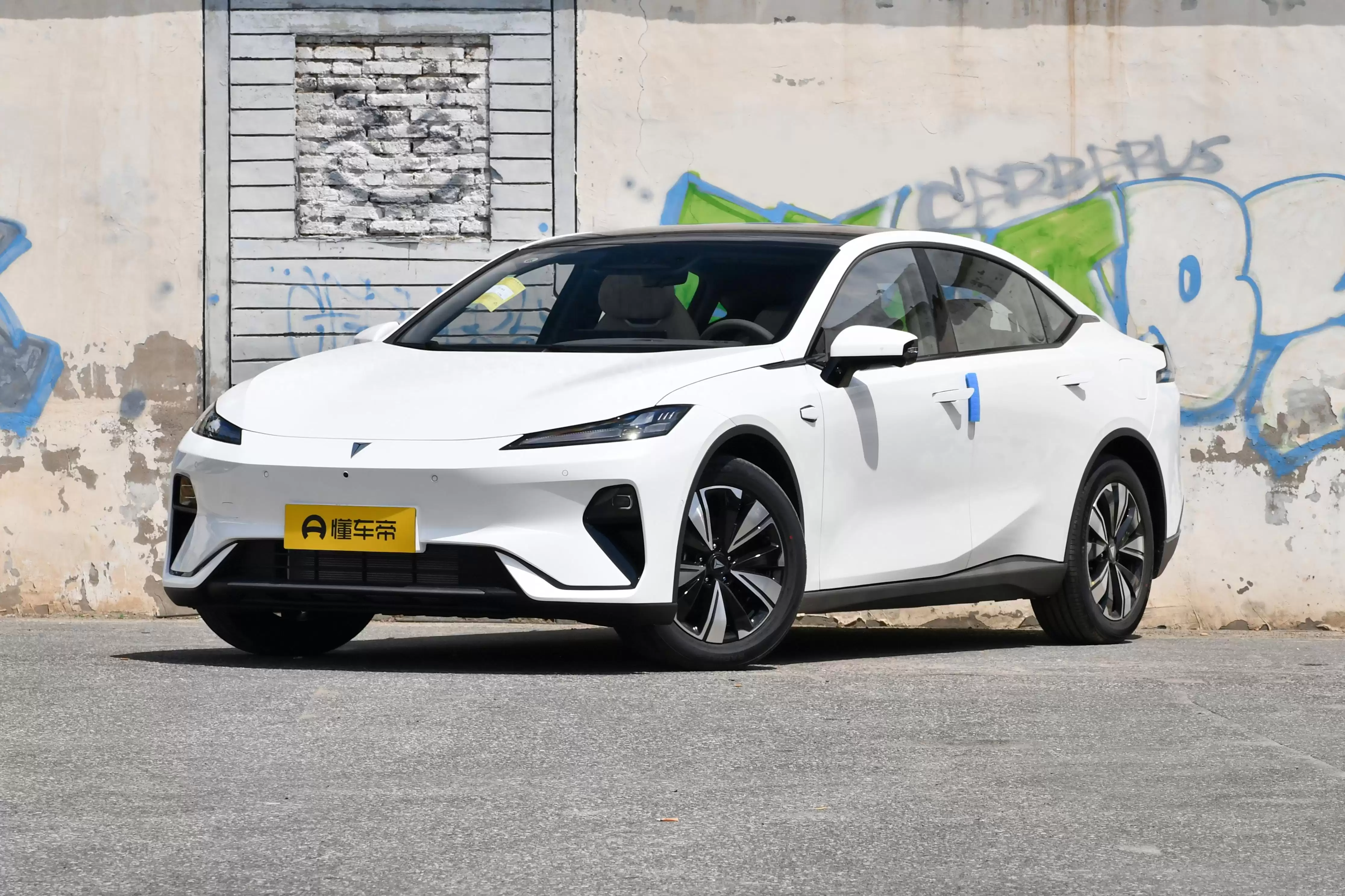 2026款深蓝L07彻底颠覆15万级市场：“技术普惠”王者，华为乾崑ADS SE全系标配引爆出行革命！