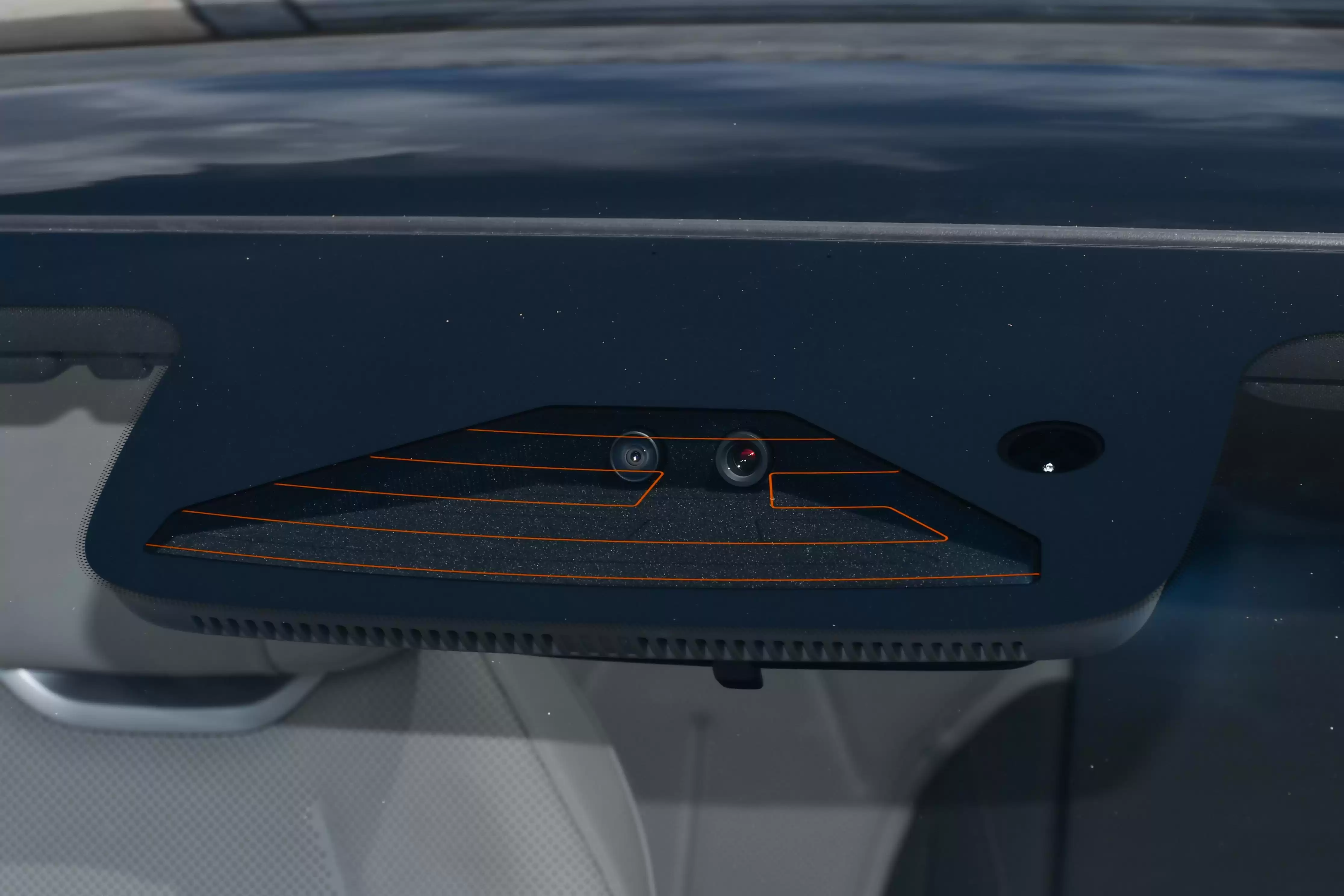 2026款深蓝L07彻底颠覆15万级市场：“技术普惠”王者，华为乾崑ADS SE全系标配引爆出行革命！