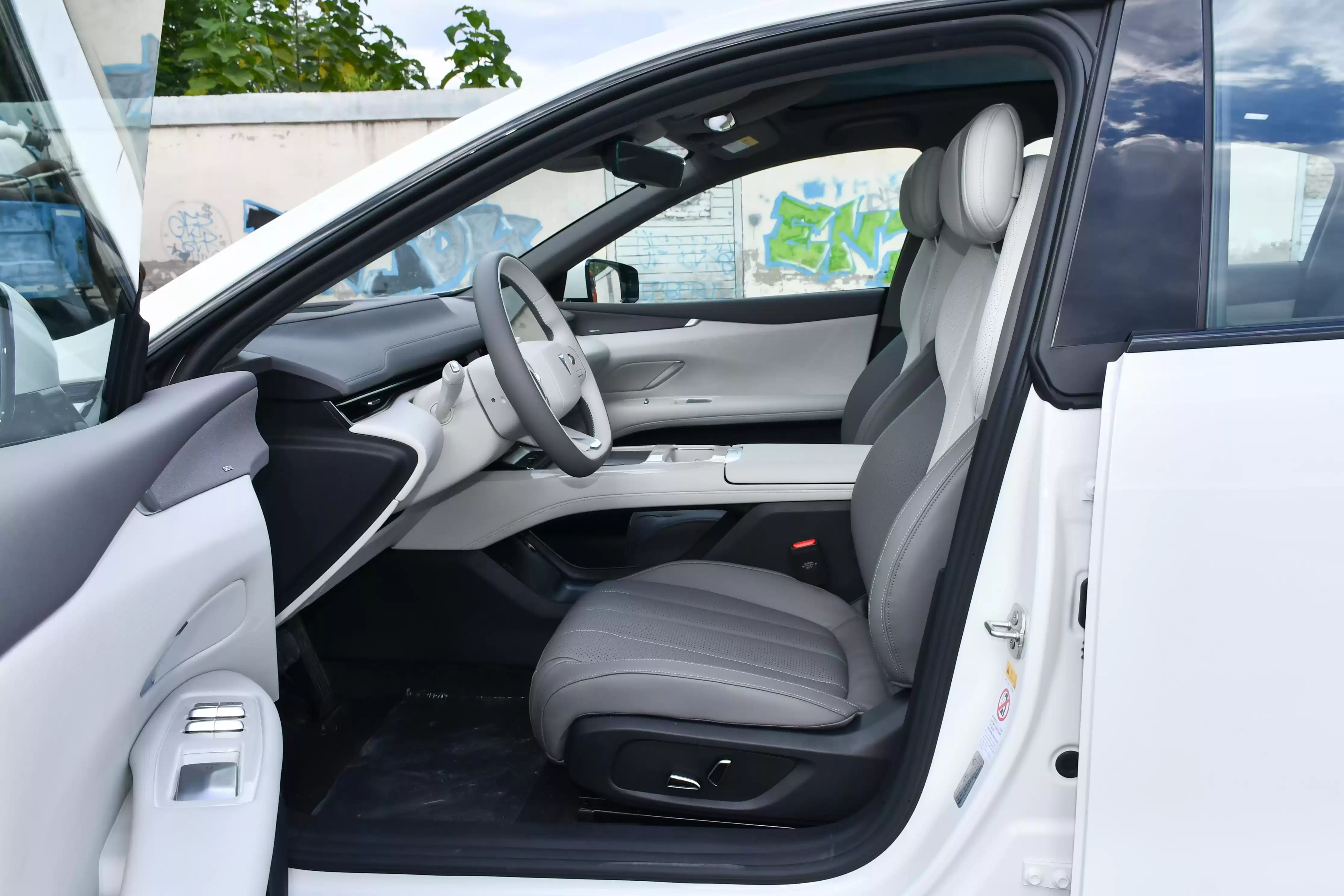 2026款深蓝L07彻底颠覆15万级市场：“技术普惠”王者，华为乾崑ADS SE全系标配引爆出行革命！