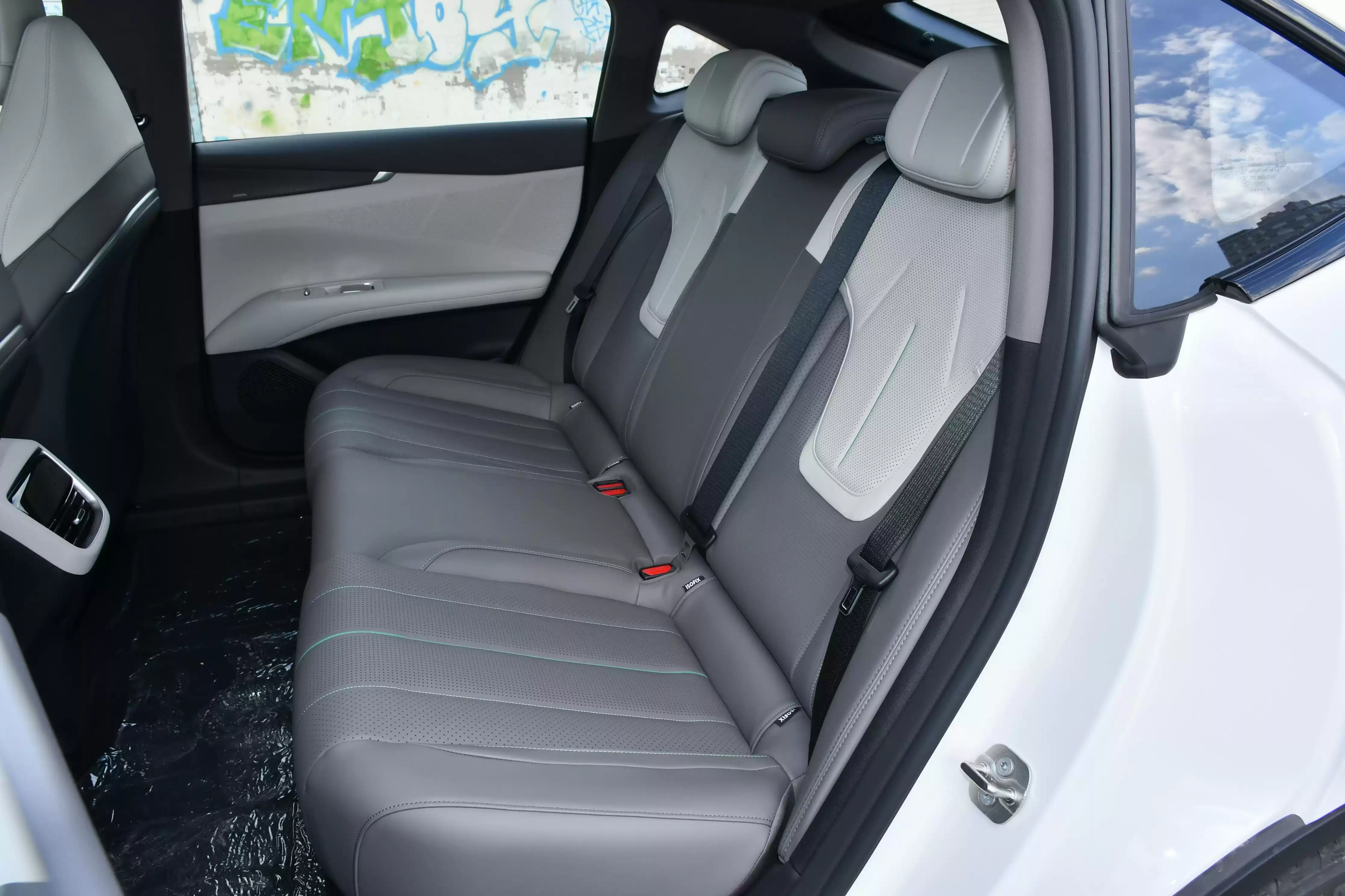 2026款深蓝L07彻底颠覆15万级市场：“技术普惠”王者，华为乾崑ADS SE全系标配引爆出行革命！