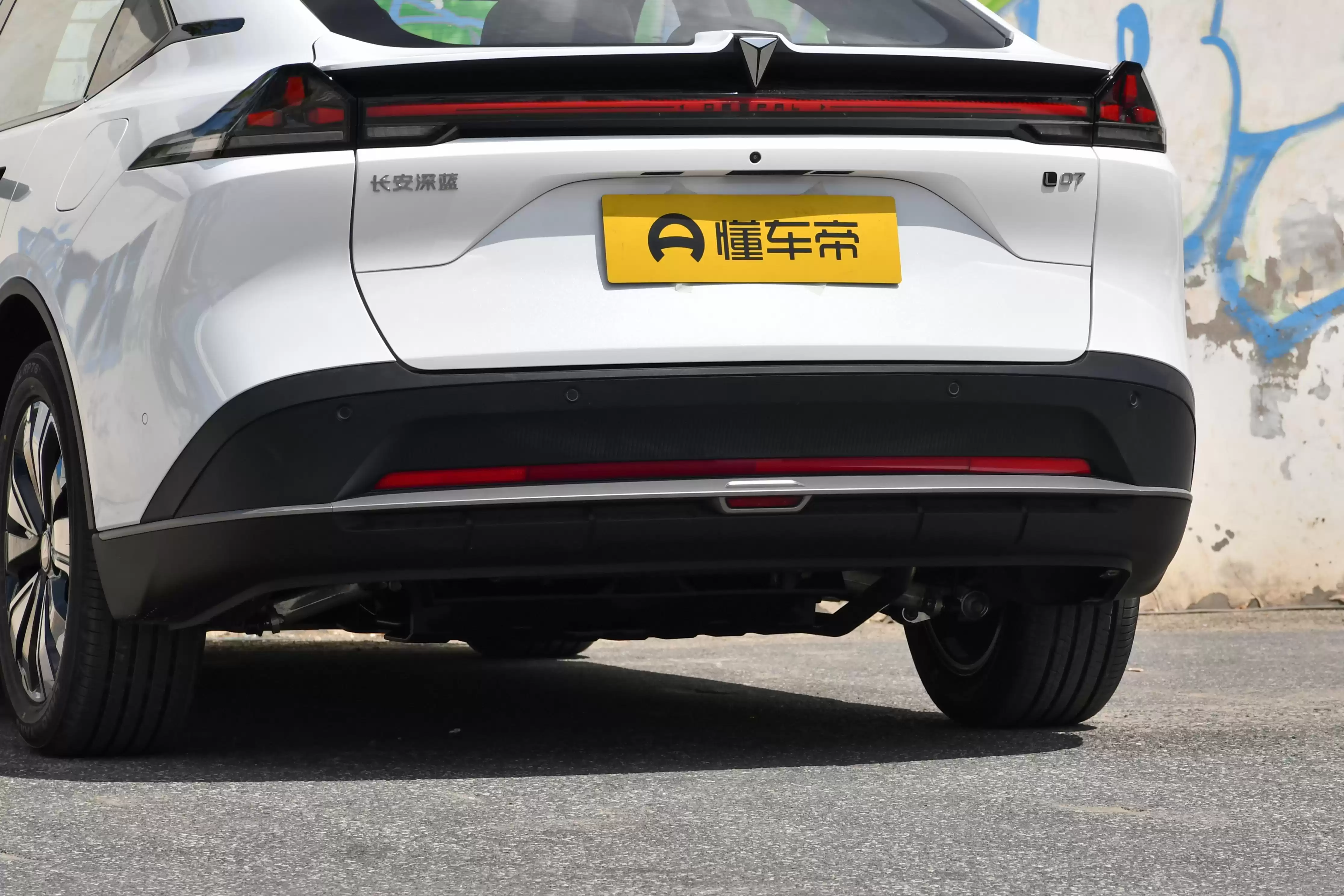 2026款深蓝L07彻底颠覆15万级市场：“技术普惠”王者，华为乾崑ADS SE全系标配引爆出行革命！