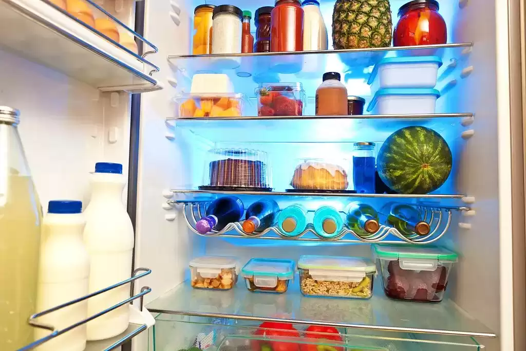 冰箱保鲜终极攻略：告别乱塞！3招搞定异味杀菌，锁住蔬果水润鲜甜