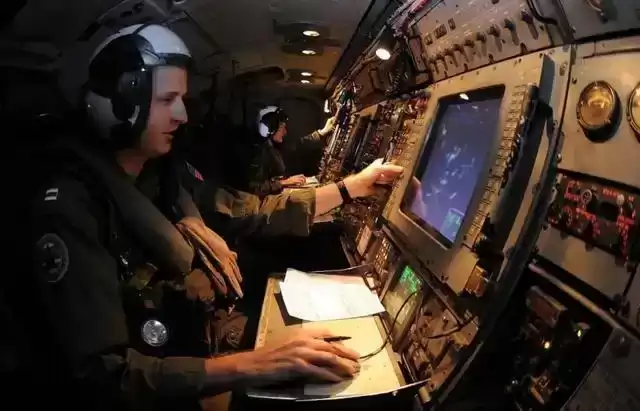 封锁反杀！中国预警机技术全球独步，美国15年难追的代差奇迹