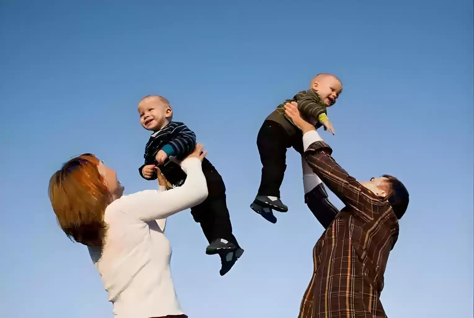 人脸识别终极挑战：如何精准区分双胞胎？核心黑科技全解析！