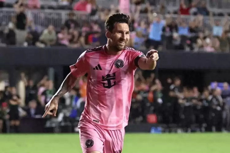 科技赋能收藏！梅西签名商品植入NFC芯片，真伪一触即验