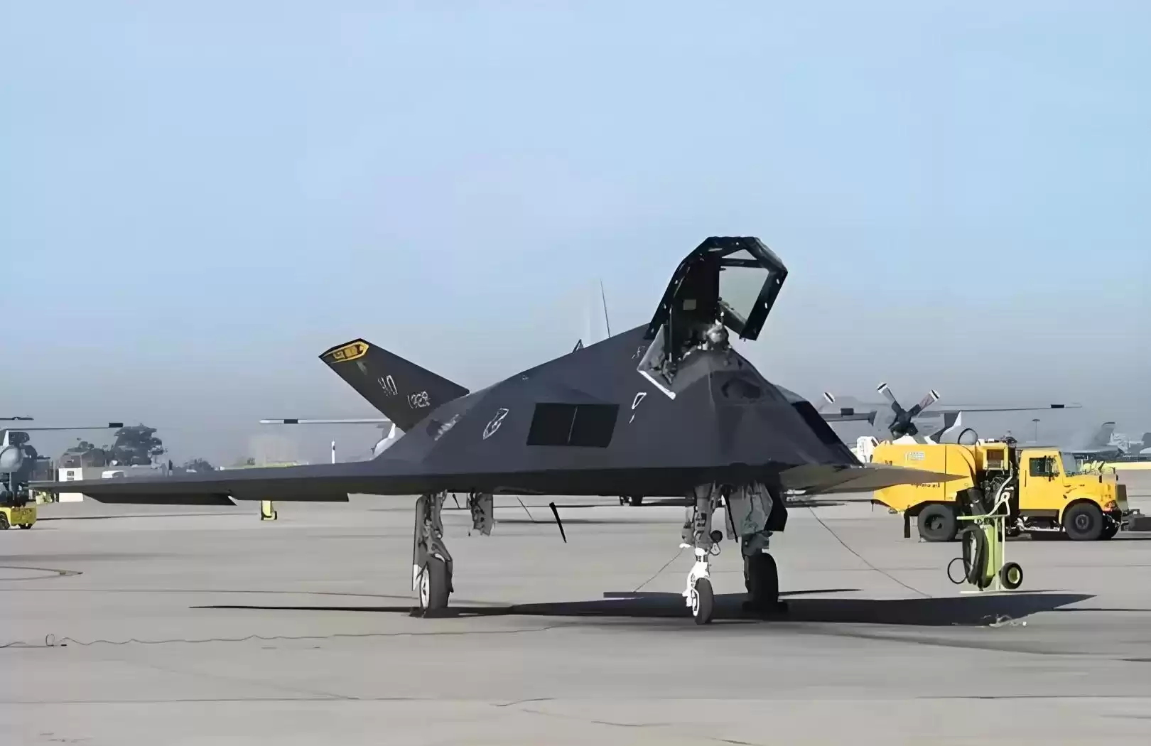 中国无人机五大突破：隐身代差碾压，蜂群战术颠覆未来战场！