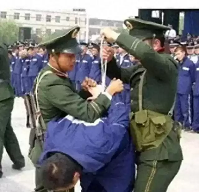 绳索背后的司法心跳：80年代“越挣扎越紧”的死亡捆绑，如何逼出中国法治的人性转身？