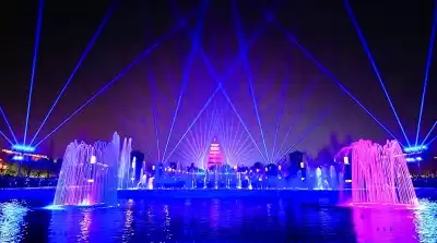 光影赋能：激光显示技术如何重塑城市夜间艺术新纪元