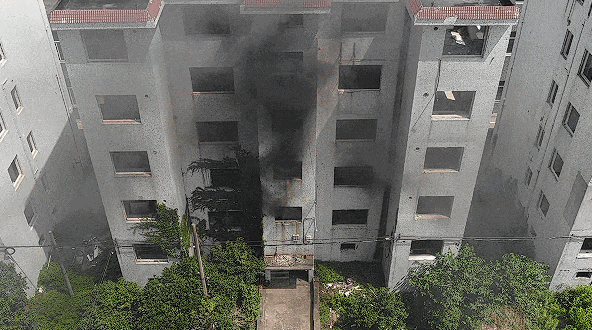 致命倒计时：新旧国标电动车燃烧实测，48秒逃生窗口竟是生死界线！