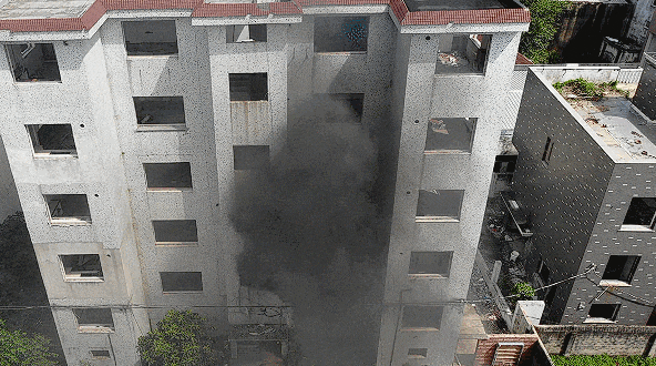 致命倒计时：新旧国标电动车燃烧实测，48秒逃生窗口竟是生死界线！