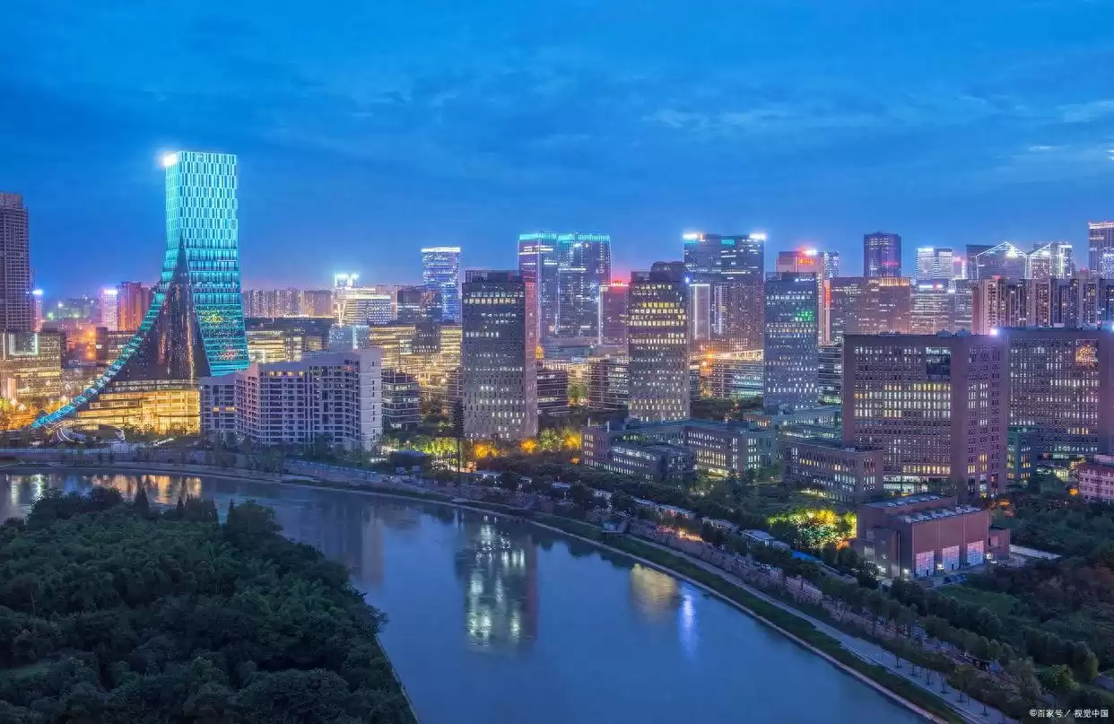 软件技术开发工程师证：一键解锁高薪未来，你考了吗？-第1张图片-正海烽科技 - 领先的只能推广行业，智能制造解决方案提供商