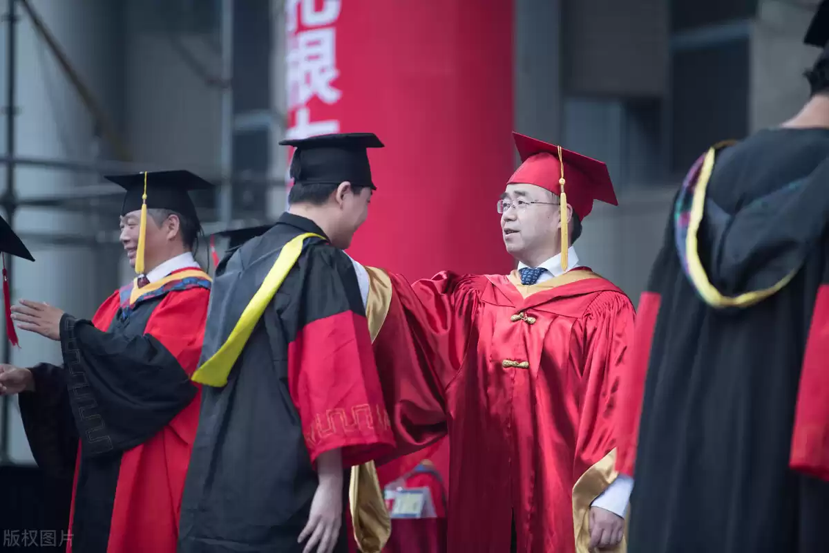 计算机专业自学是神话还是现实?深度解析自学之路的陷阱与机遇! 计算机专业自学是神话还是现实?深度解析自学之路的陷阱与机遇!