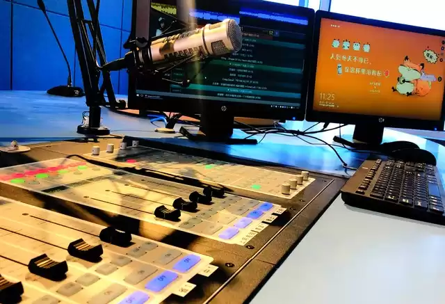 广播风暴警告！VLAN虚拟化：3步掐灭网络瘫痪危机，你的企业真的安全了吗？-第2张图片-正海烽科技 - 领先的只能推广行业，智能制造解决方案提供商