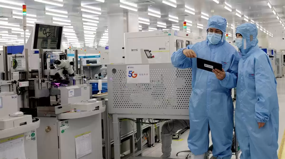 双5G+AI引爆智造革命：中国电信赋能光迅科技打造未来智慧园区