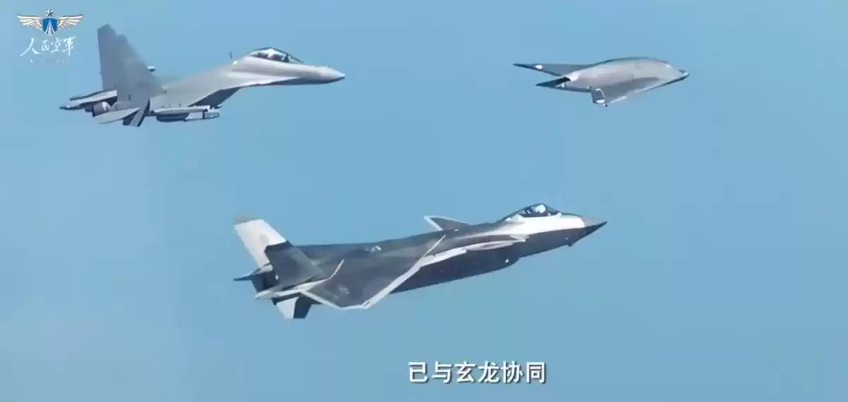 F-22“平板操控”无人机只是小儿科？歼-20S双座版已主宰未来空战！