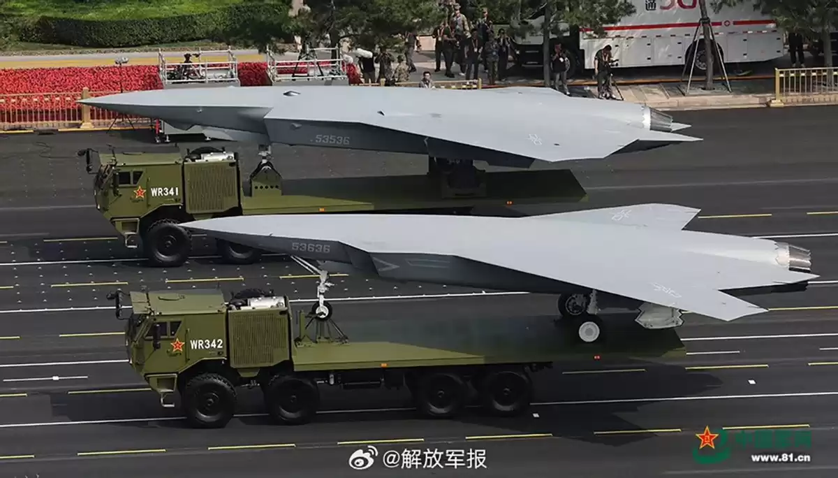 F-22“平板操控”无人机只是小儿科？歼-20S双座版已主宰未来空战！