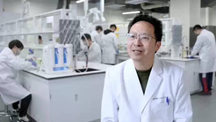 突破“鱼与熊掌”困局！双高储能技术实现“装得多放得快”，斩获上海市技术发明一等奖