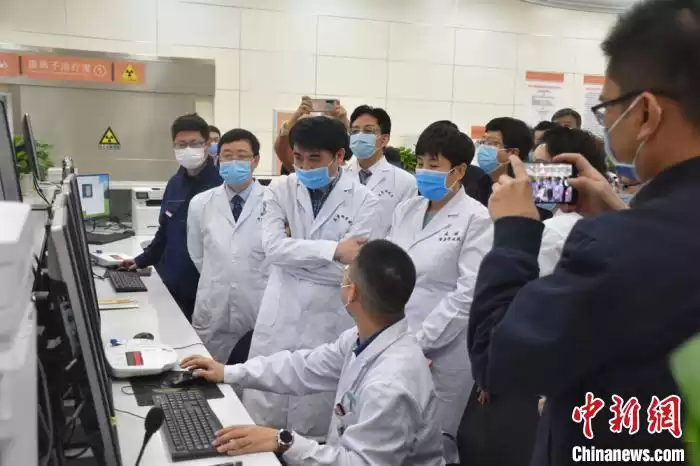 抗癌新纪元！中国首台重离子设备以70%光速实现“精准点杀”