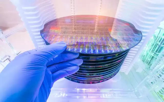 逆袭之战：中国高端装备如何从追赶者跃升为全球标准定义者？