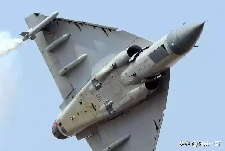 迪拜火球彻底撕开印度遮羞布！中国空军优势，已不止是“领先一代”