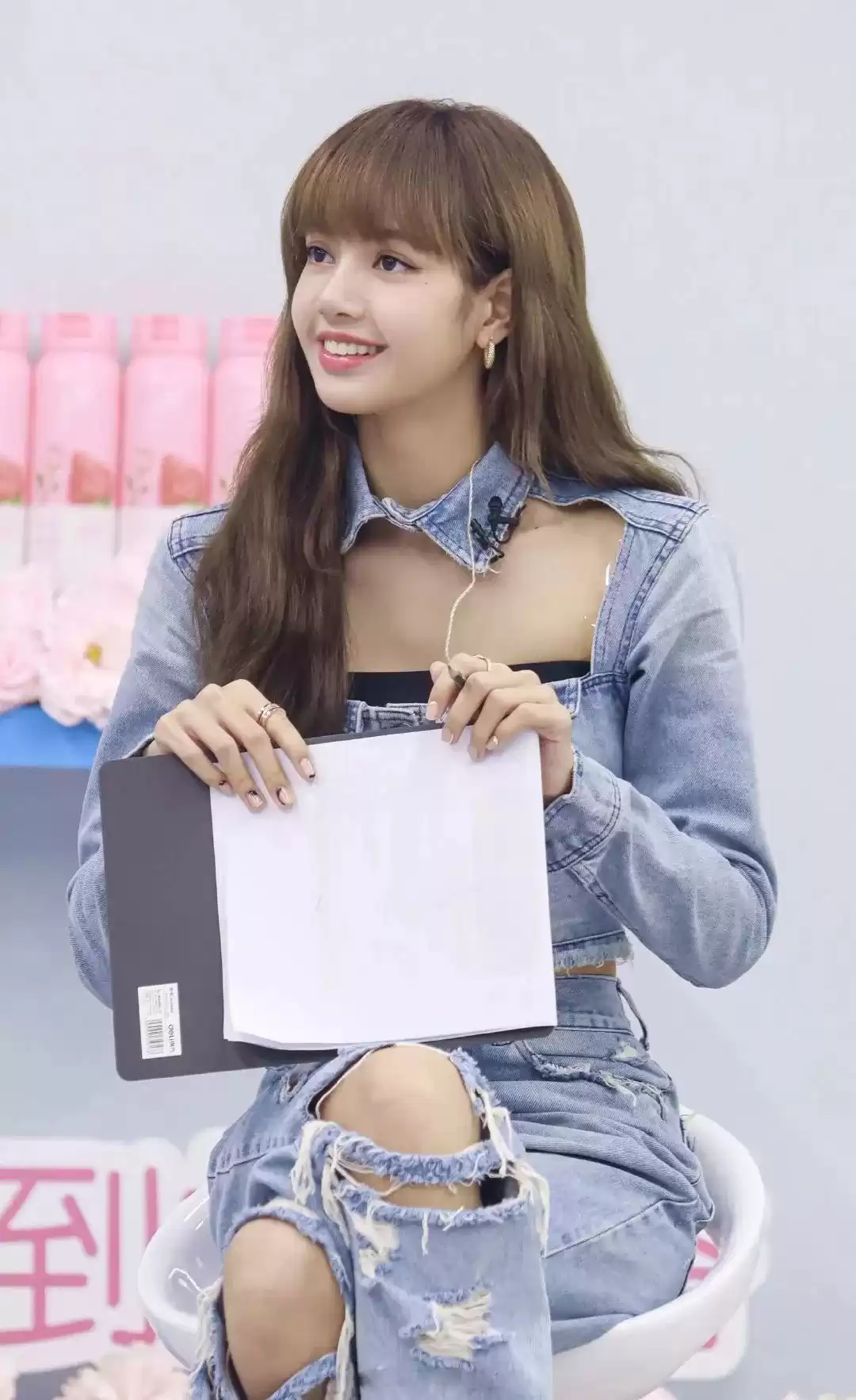 撩人于无形!跟Lisa学最高级细节穿搭术,你敢挑战吗? 撩人于无形!跟Lisa学最高级细节穿搭术,你敢挑战吗?