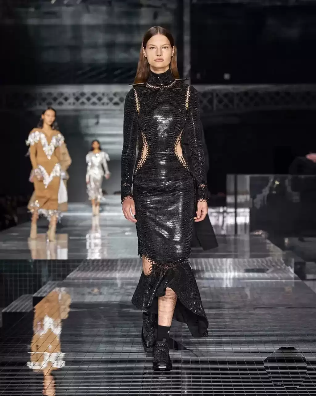 撩人于无形!跟Lisa学最高级细节穿搭术,你敢挑战吗? 撩人于无形!跟Lisa学最高级细节穿搭术,你敢挑战吗?