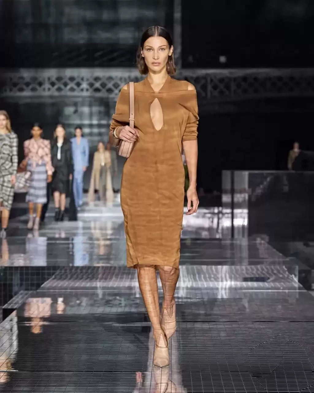 撩人于无形！跟Lisa学最高级细节穿搭术，你敢挑战吗？