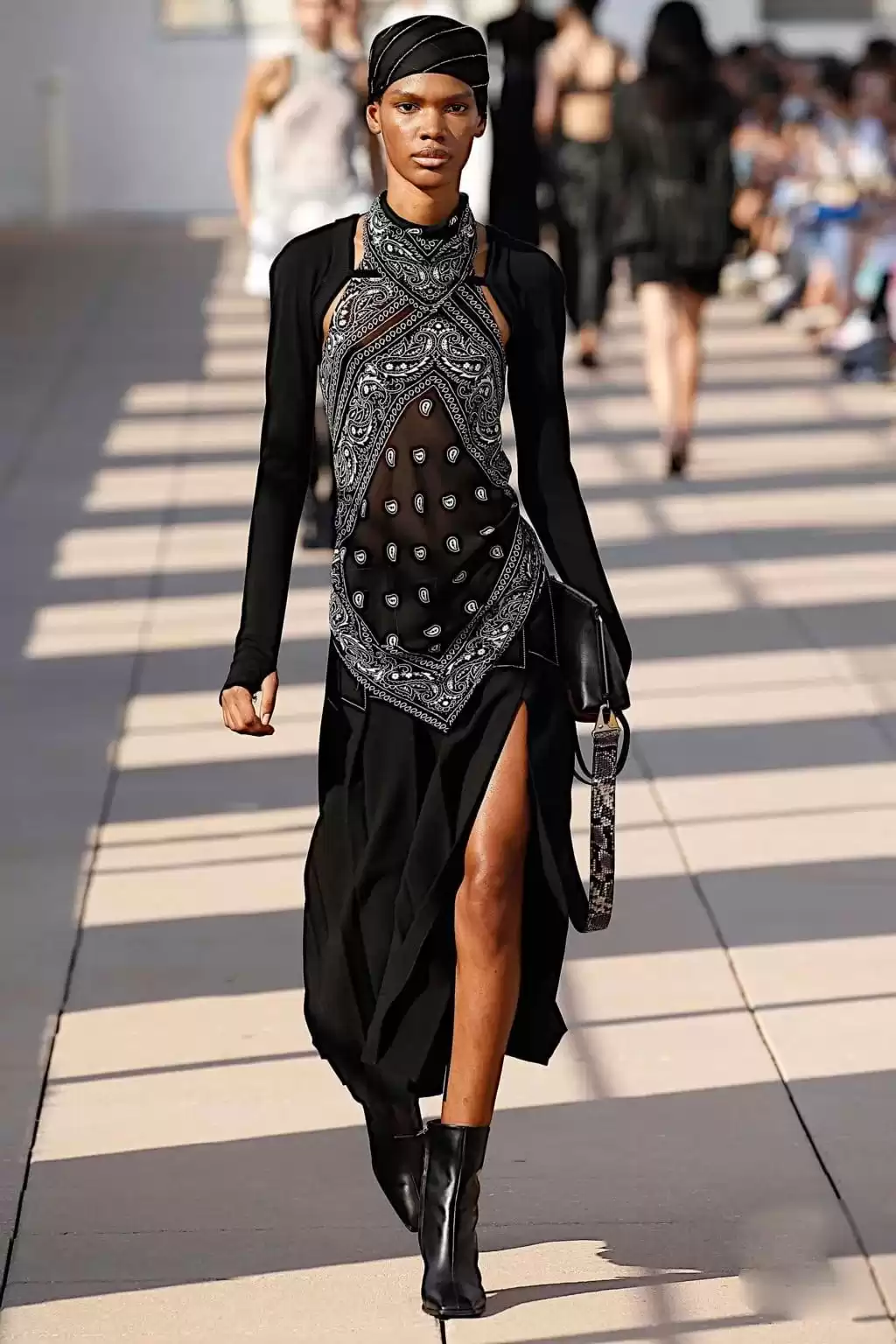 撩人于无形！跟Lisa学最高级细节穿搭术，你敢挑战吗？