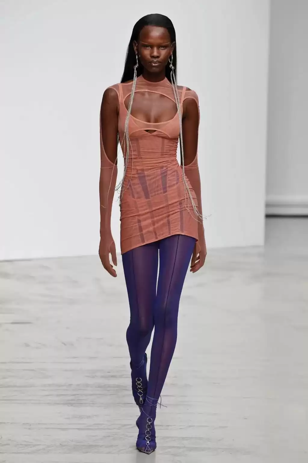 撩人于无形！跟Lisa学最高级细节穿搭术，你敢挑战吗？