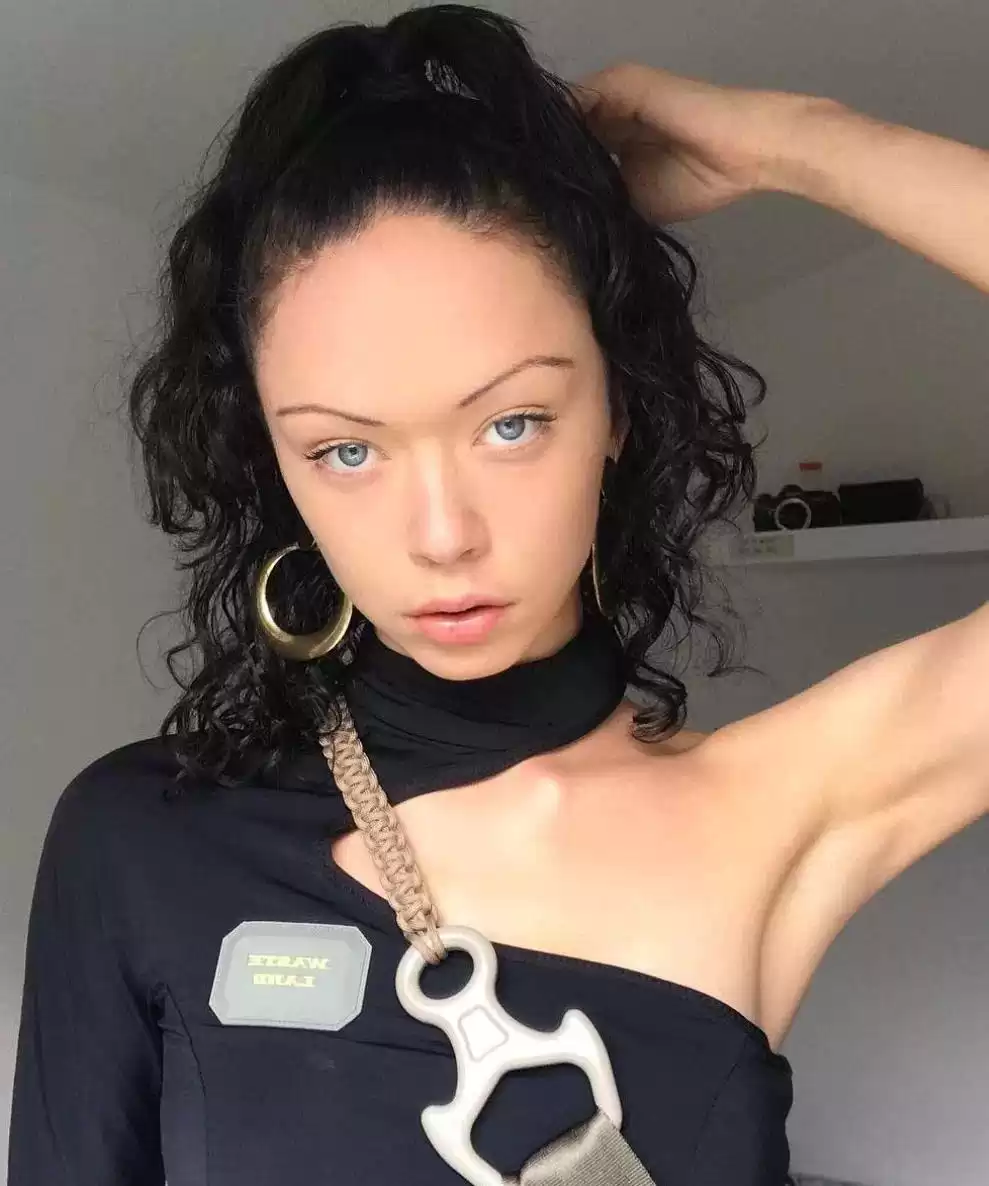 撩人于无形!跟Lisa学最高级细节穿搭术,你敢挑战吗? 撩人于无形!跟Lisa学最高级细节穿搭术,你敢挑战吗?